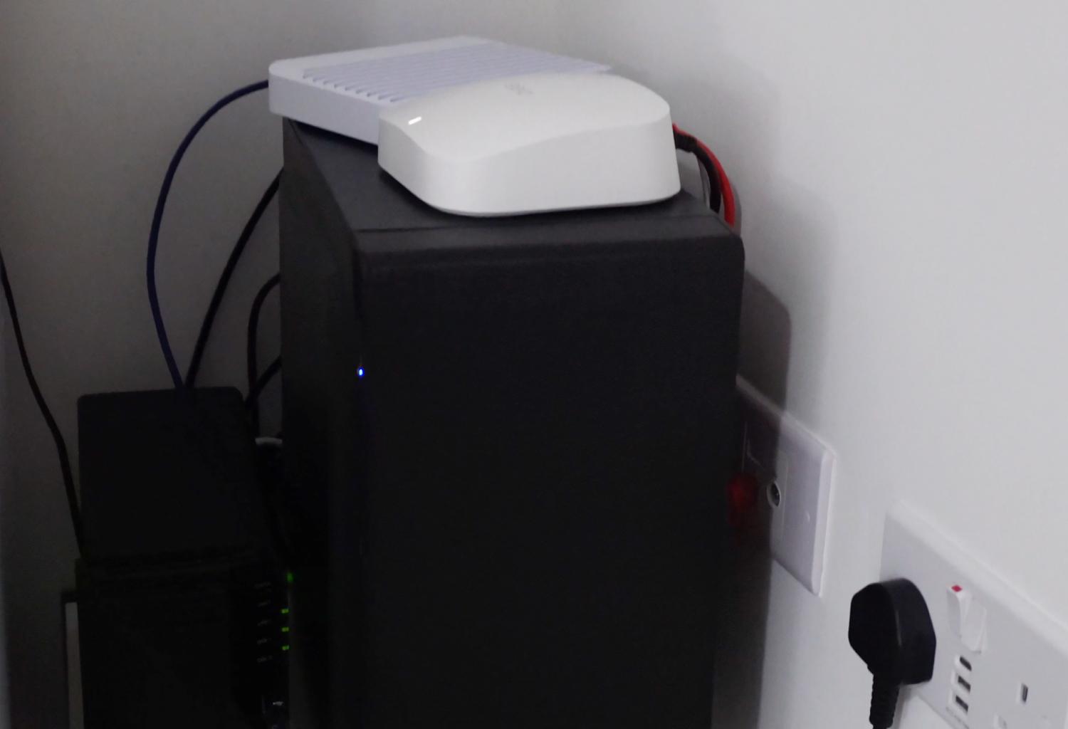 A Synnology NAS, HomeLab NAS, 10Gb UniFi network switch and Eero Pro 6 mesh Wi-Fi point